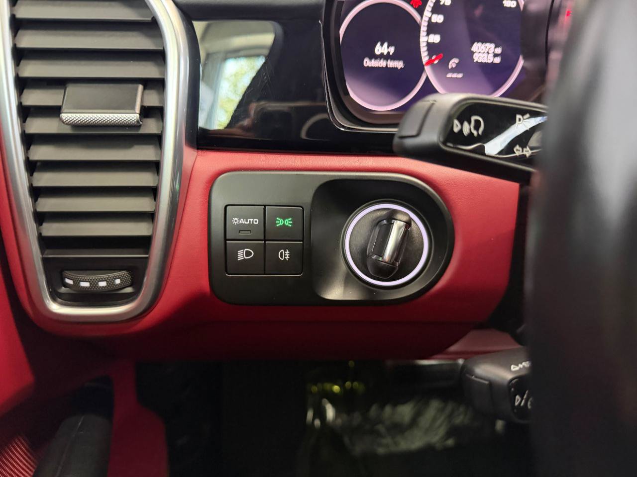 Used 2022 Porsche Cayenne GTS AWD/4WD image 35