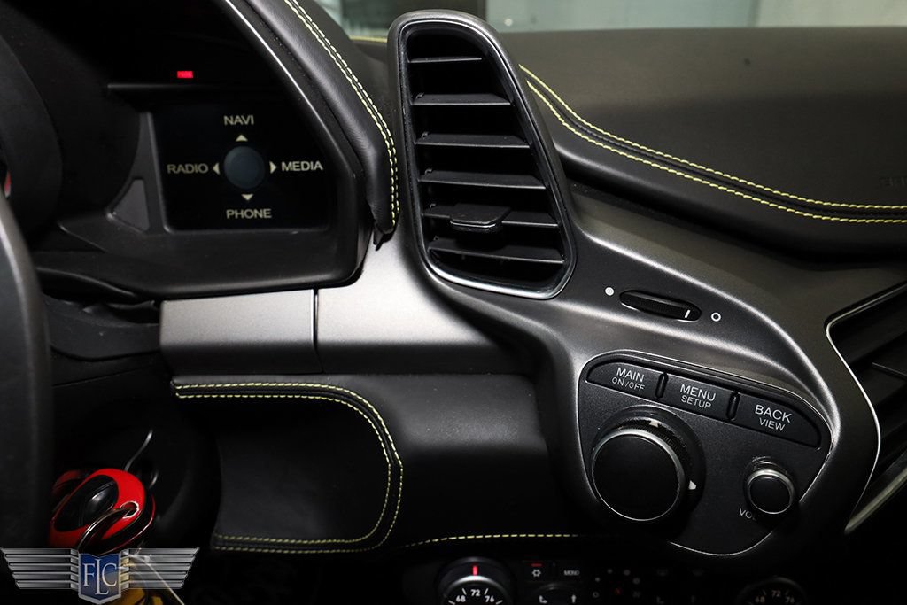 Used 2015 Ferrari 458 Spider RWD image 33