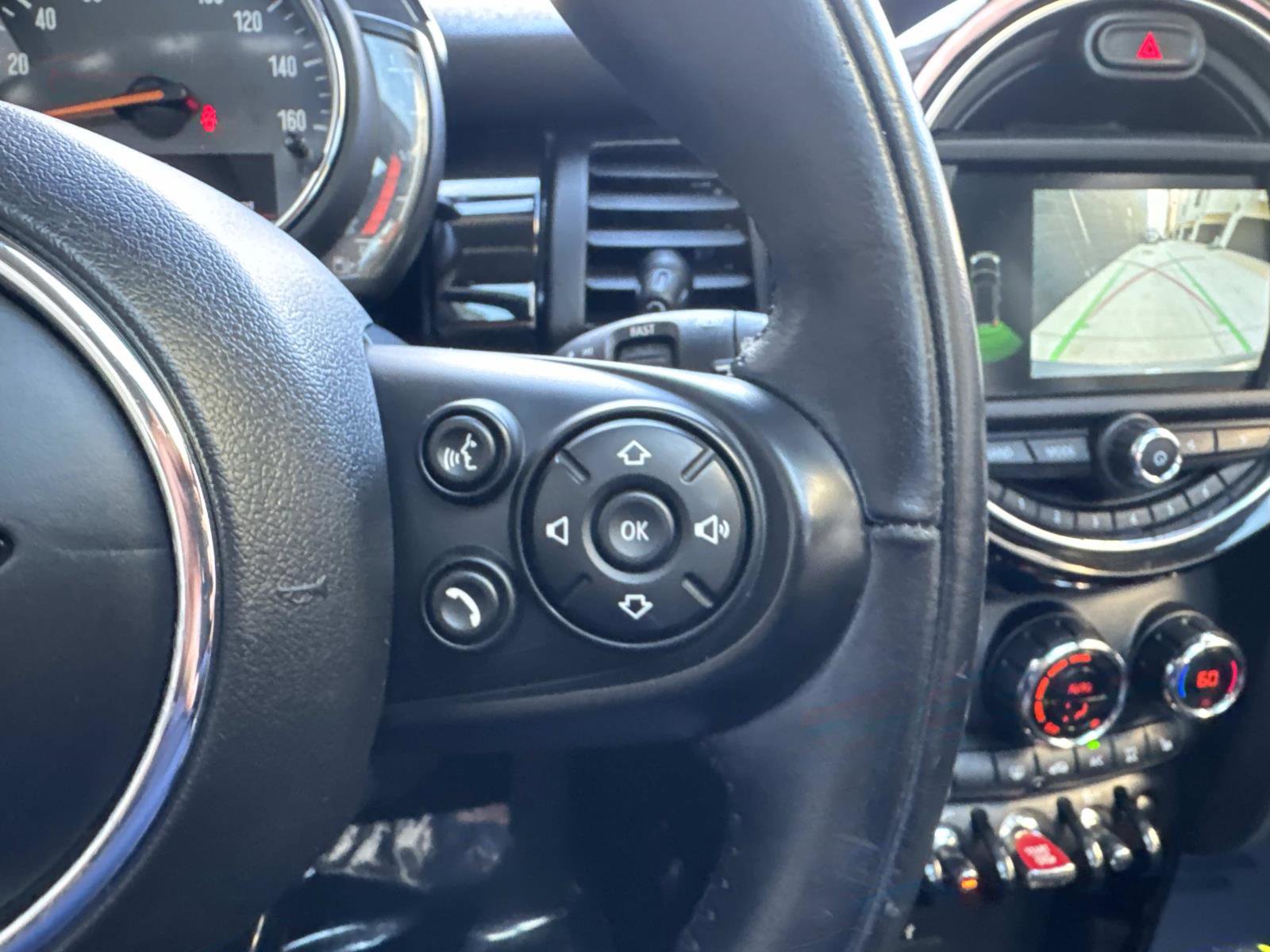 Used 2019 MINI Cooper 2-Door Hardtop image 8