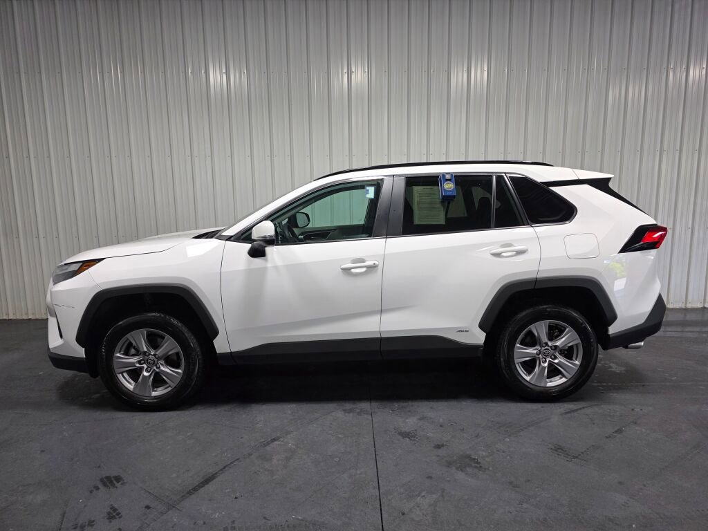 Used 2024 Toyota RAV4 XLE w/ Convenience Package AWD/4WD image 4