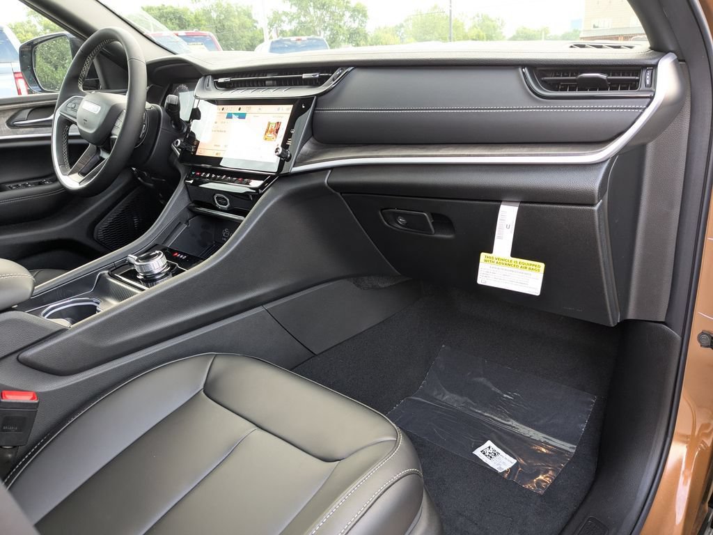New 2027 Jeep Grand Cherokee L Limited AWD/4WD image 8