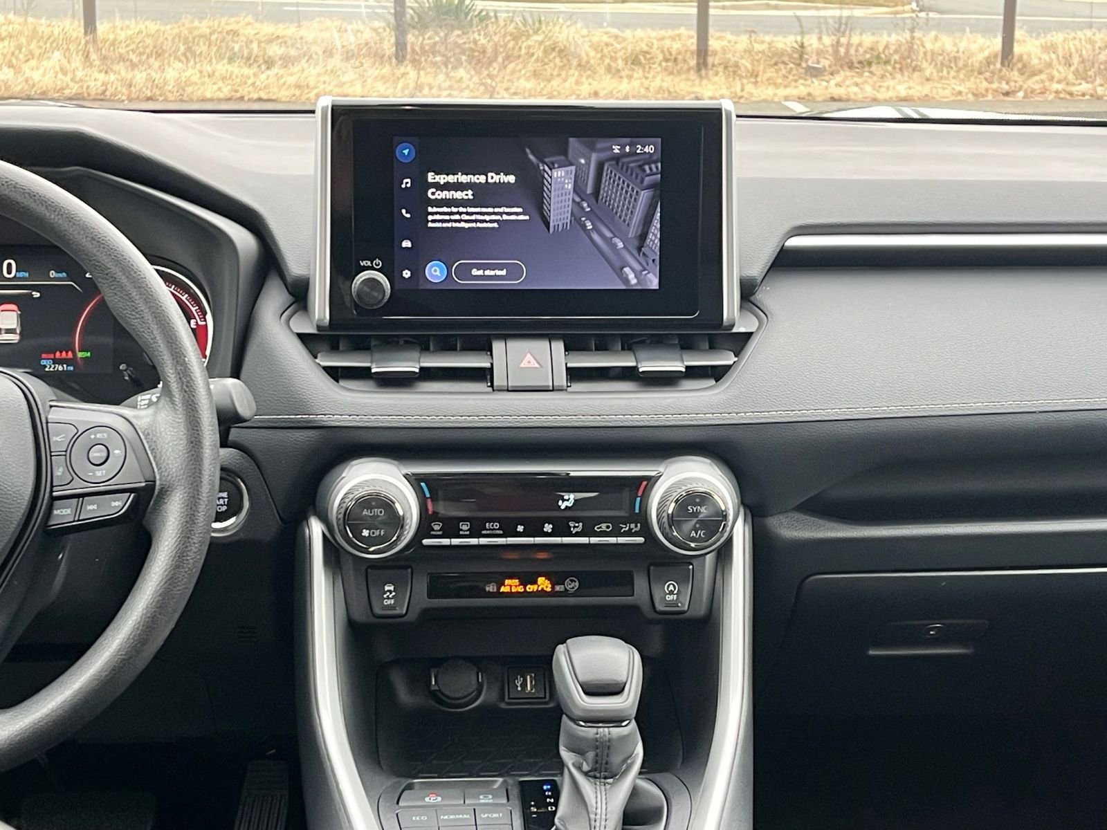 Used 2025 Toyota RAV4 XLE image 18