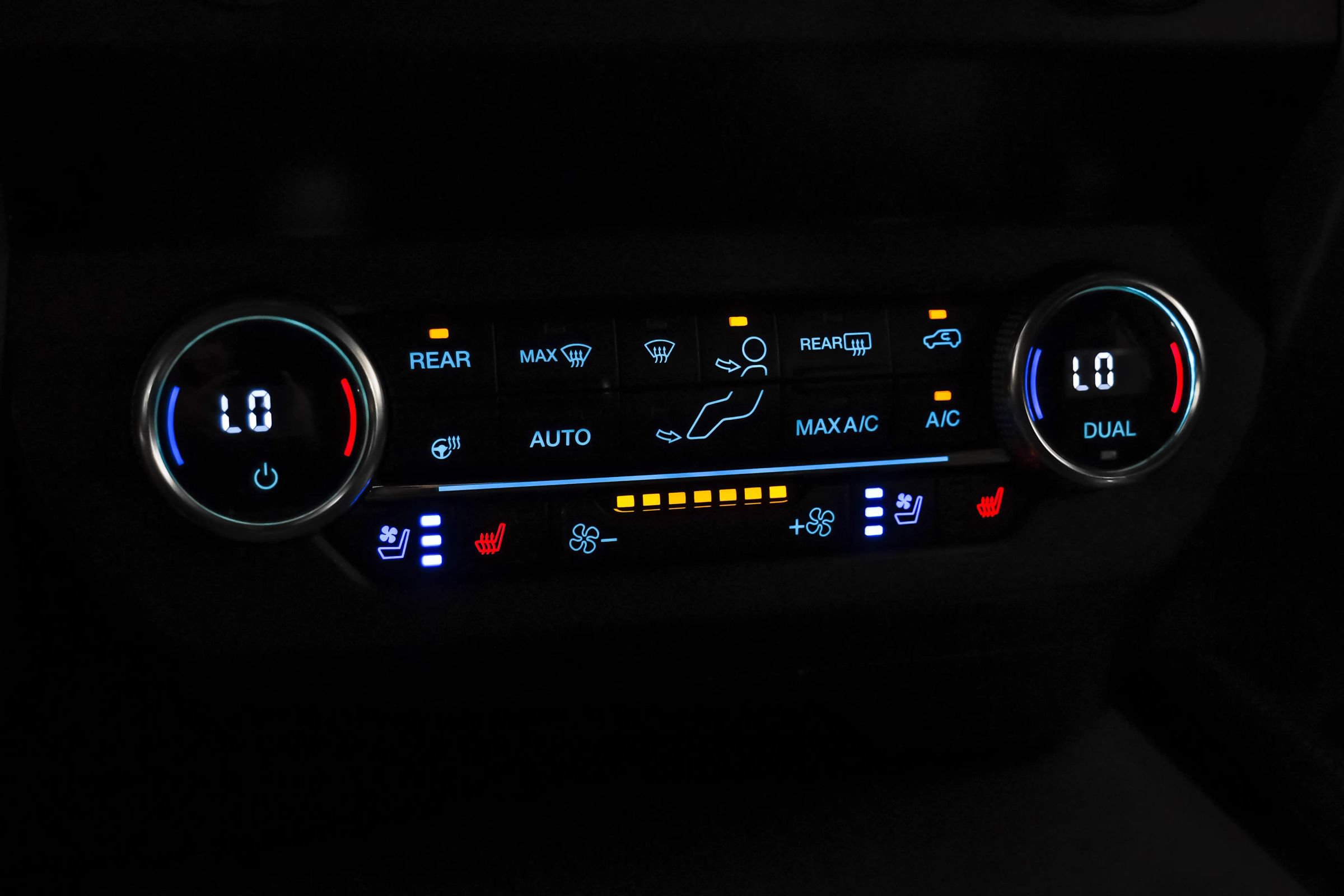 Used 2019 Ford Expedition XLT w/ Equipment Group 202A RWD image 23