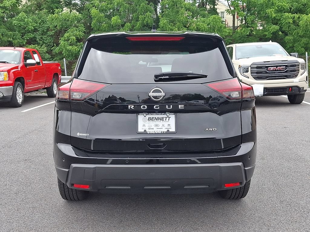 Used 2025 Nissan Rogue SV AWD/4WD image 5