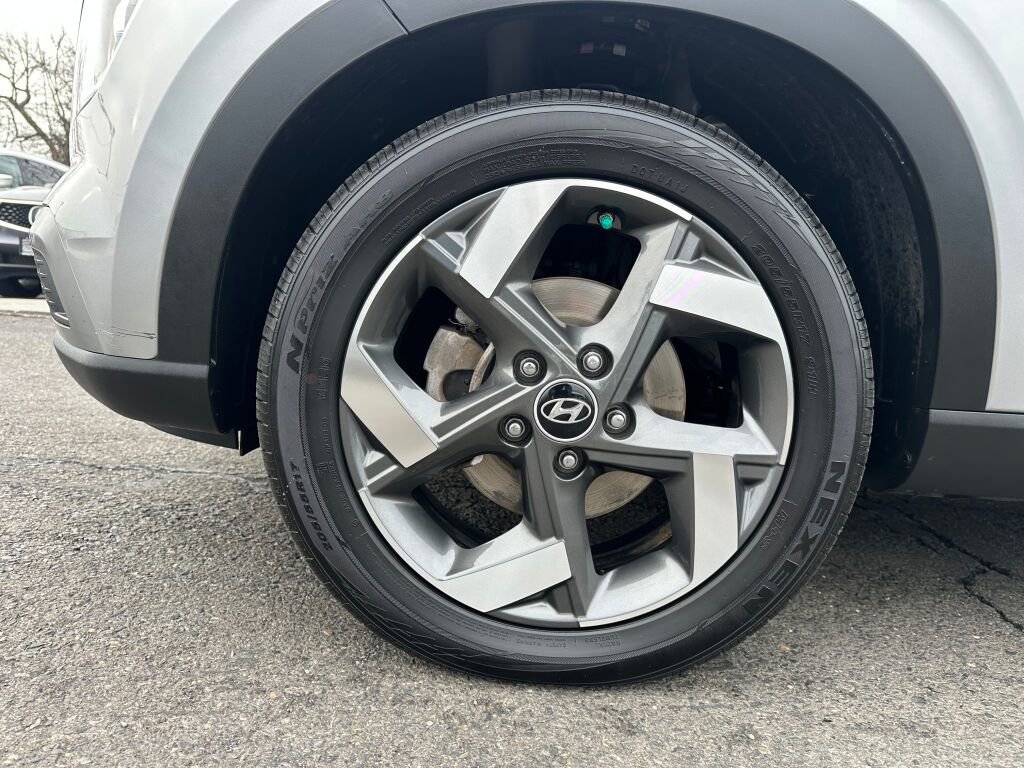 Used 2023 Hyundai Venue SEL w/ Cargo Package image 33