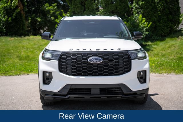 Used 2025 Ford Explorer ST-Line AWD/4WD image 2