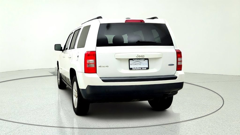 Used 2014 Jeep Patriot Latitude AWD/4WD image 6