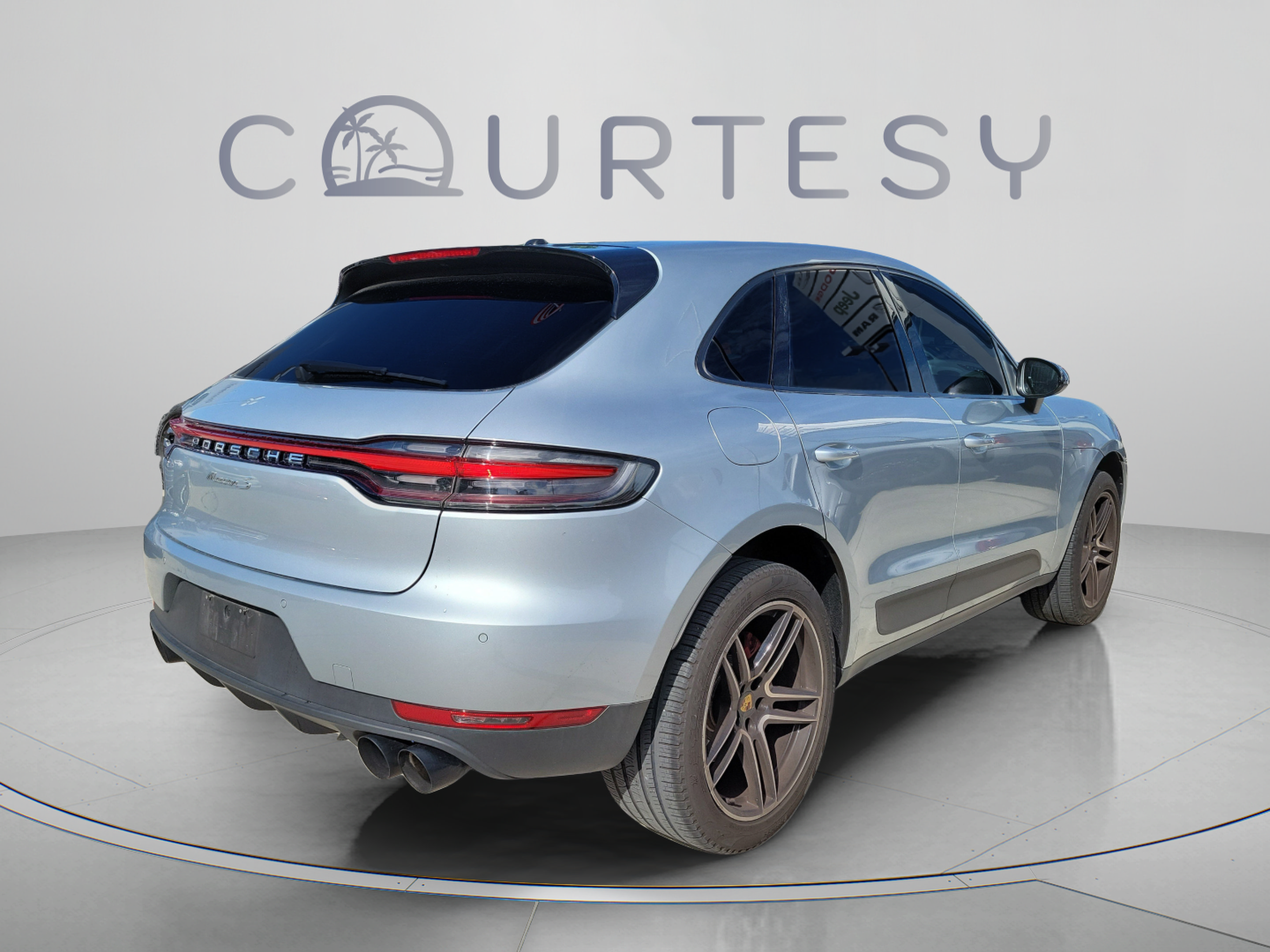 Used 2021 Porsche Macan S AWD/4WD image 3