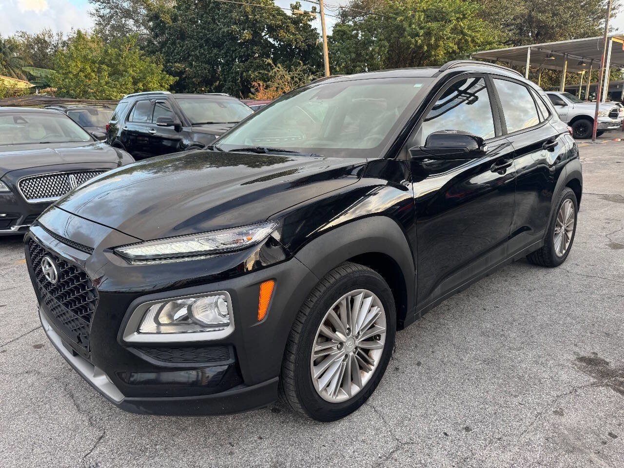 Used 2018 Hyundai Kona SEL w/ SEL Tech Package 02 FWD image 2
