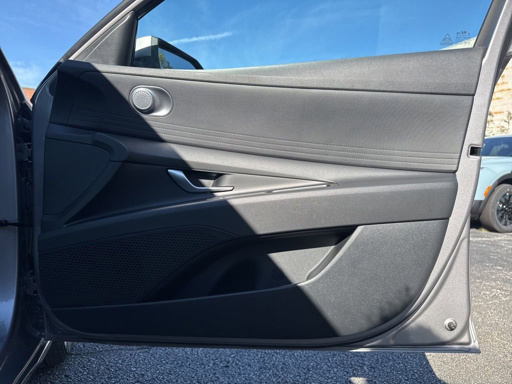 Used 2023 Hyundai Elantra SEL image 26