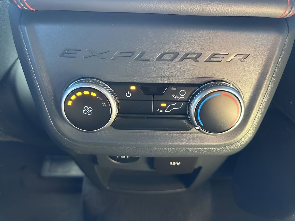 Used 2025 Ford Explorer ST-Line w/ ST-Line Street Pack image 13
