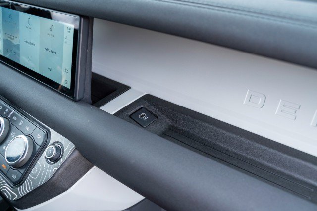 Used 2023 Land Rover Defender 110 S image 57