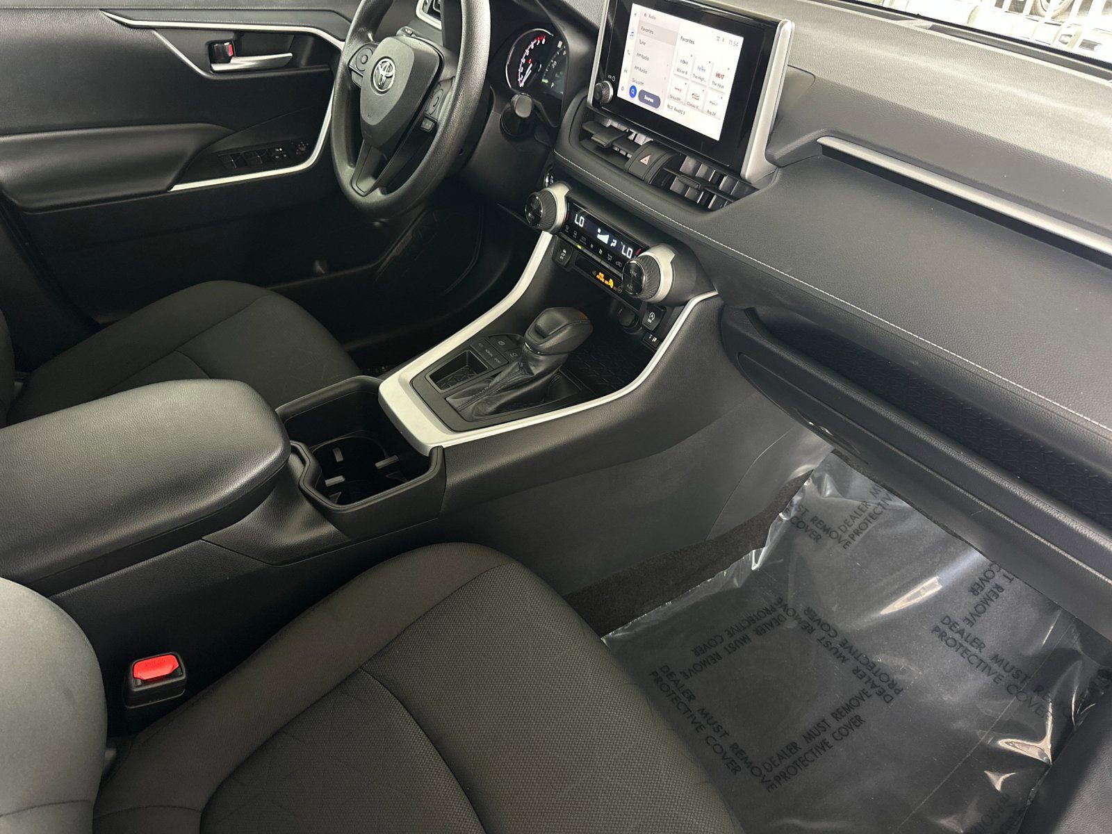 Used 2025 Toyota RAV4 XLE FWD image 15