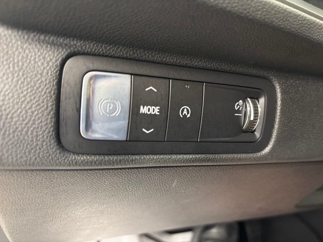 Used 2026 Chevrolet Traverse LT FWD image 39