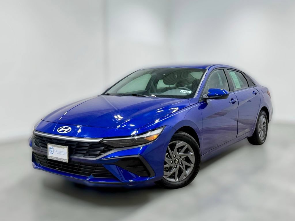 Used 2024 Hyundai Elantra SEL FWD image 2