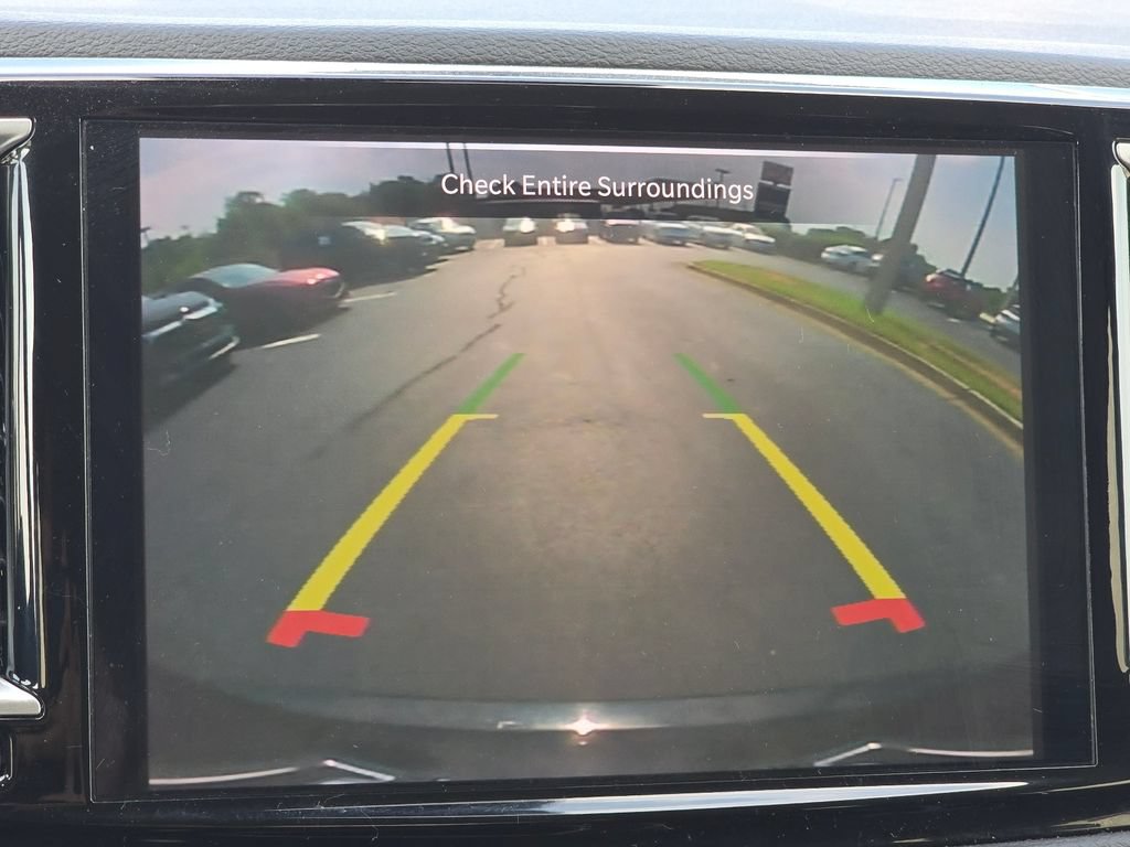 Used 2023 Chrysler Pacifica Touring-L FWD image 17