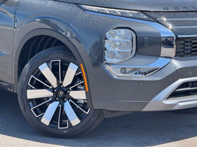 New 2026 Mitsubishi Outlander AWD image 2