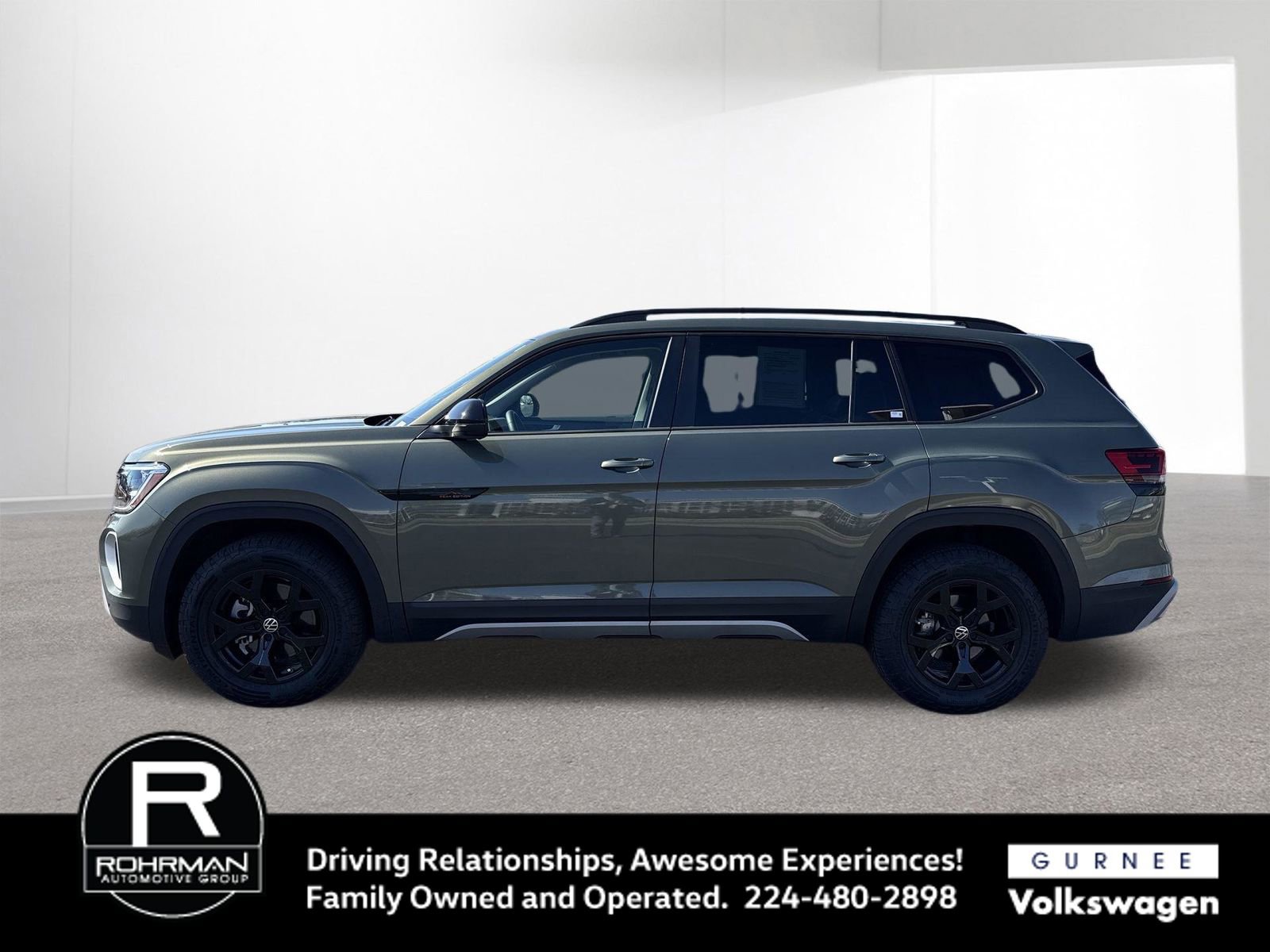 Used 2024 Volkswagen Atlas Peak Edition SEL image 5