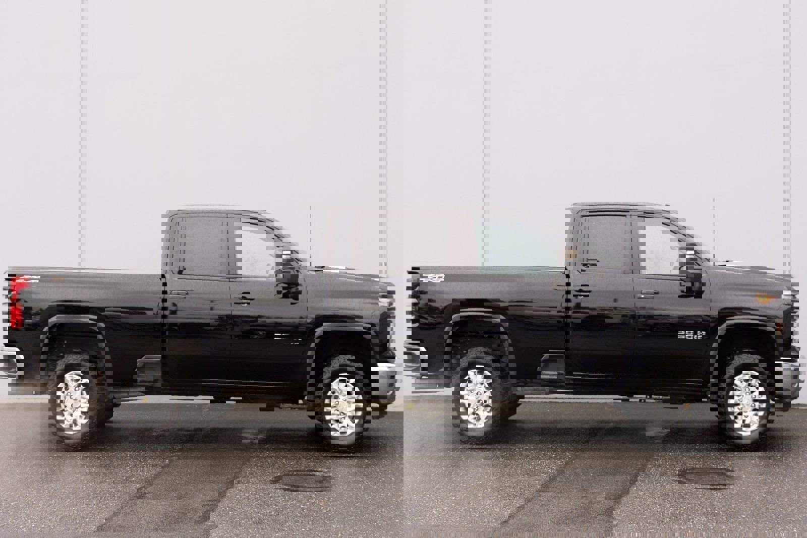 Used 2024 Chevrolet Silverado 3500 LT image 23