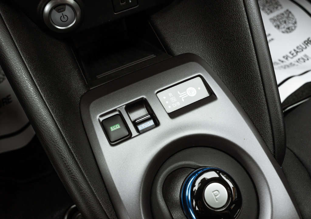 Used 2025 Nissan Leaf S FWD image 20
