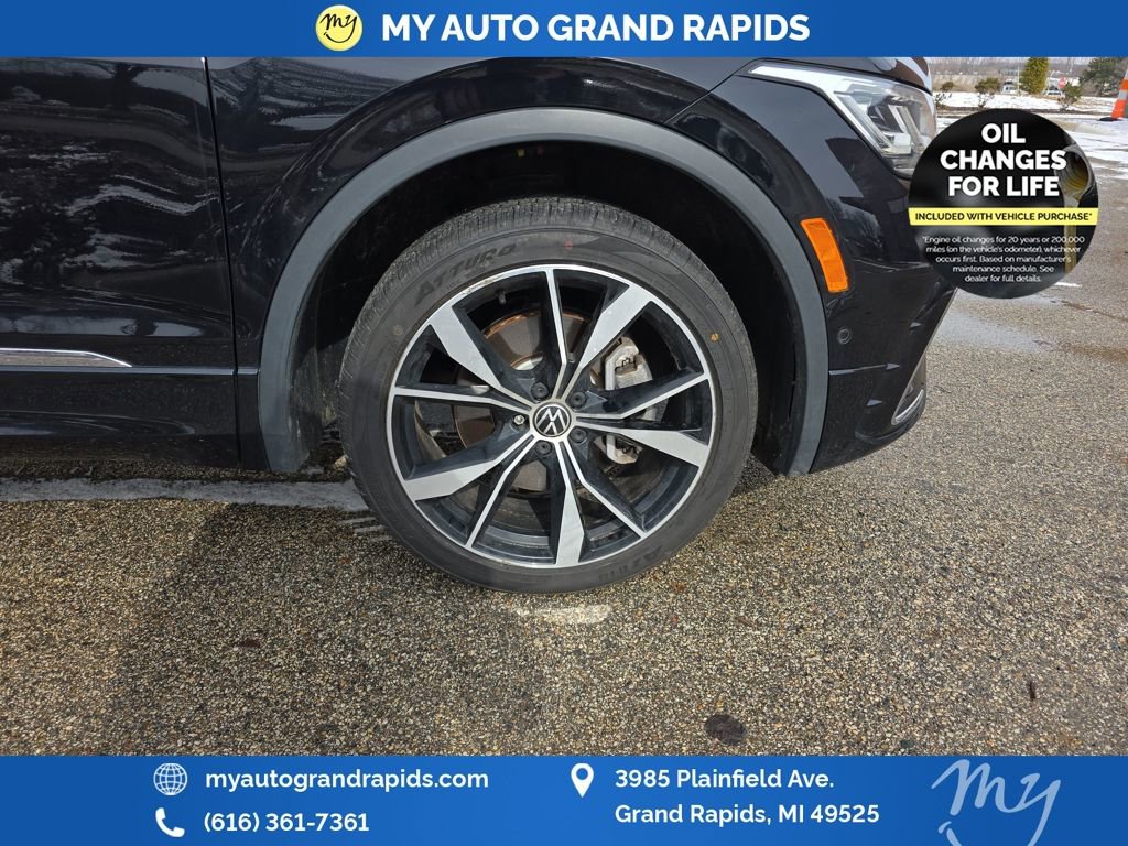 Used 2022 Volkswagen Tiguan SEL R-Line image 37