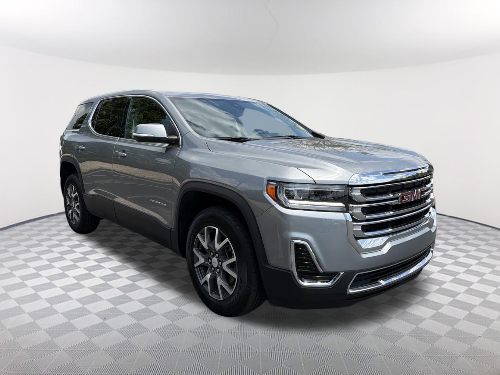 Used 2023 GMC Acadia SLE AWD/4WD image 3