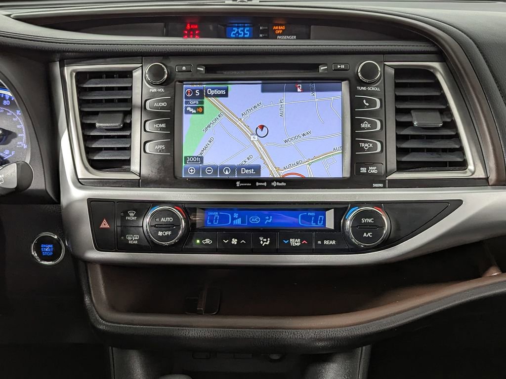 Used 2019 Toyota Highlander XLE AWD/4WD image 22