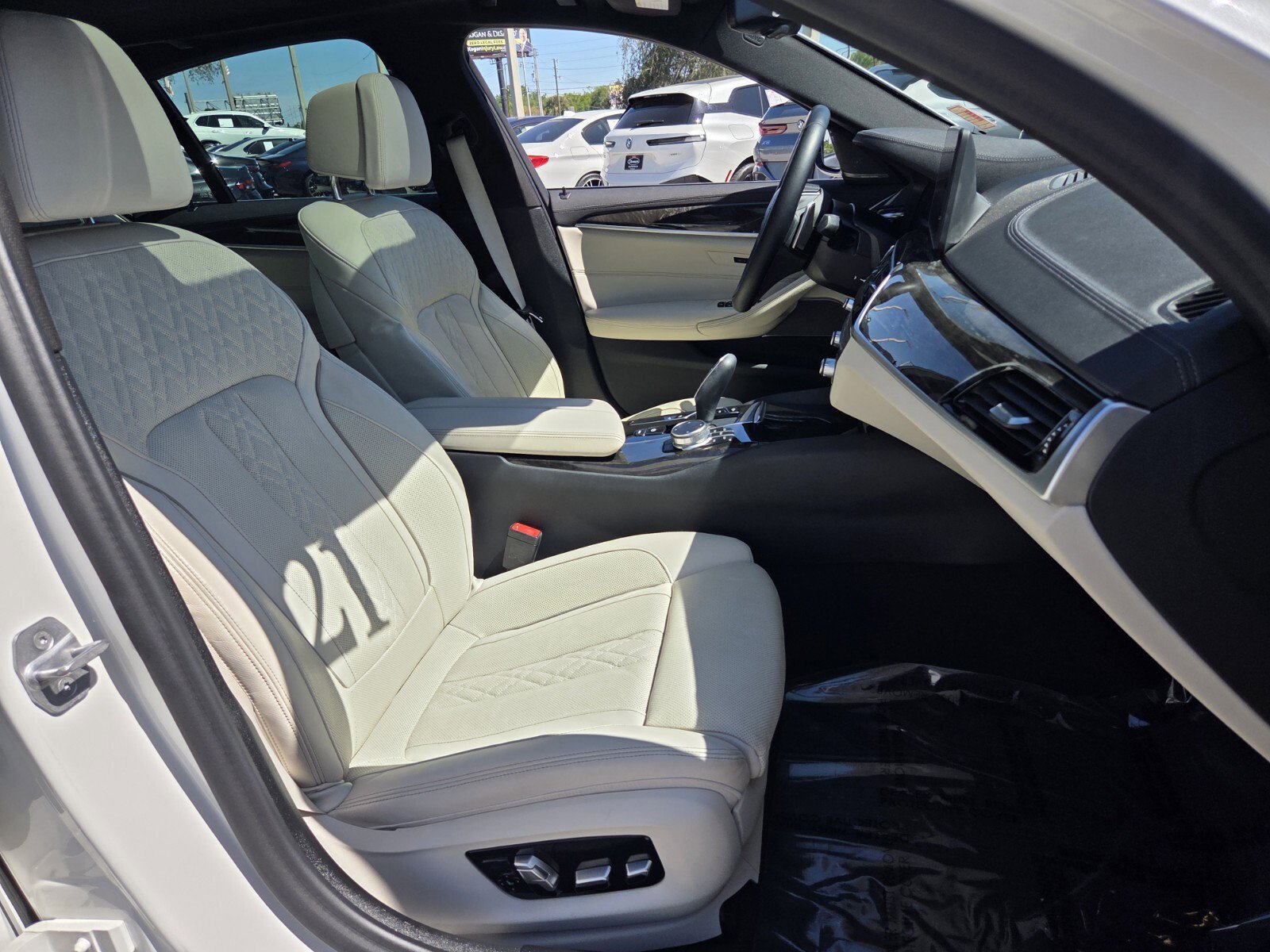 Used 2021 BMW 540i w/ Premium Package image 17