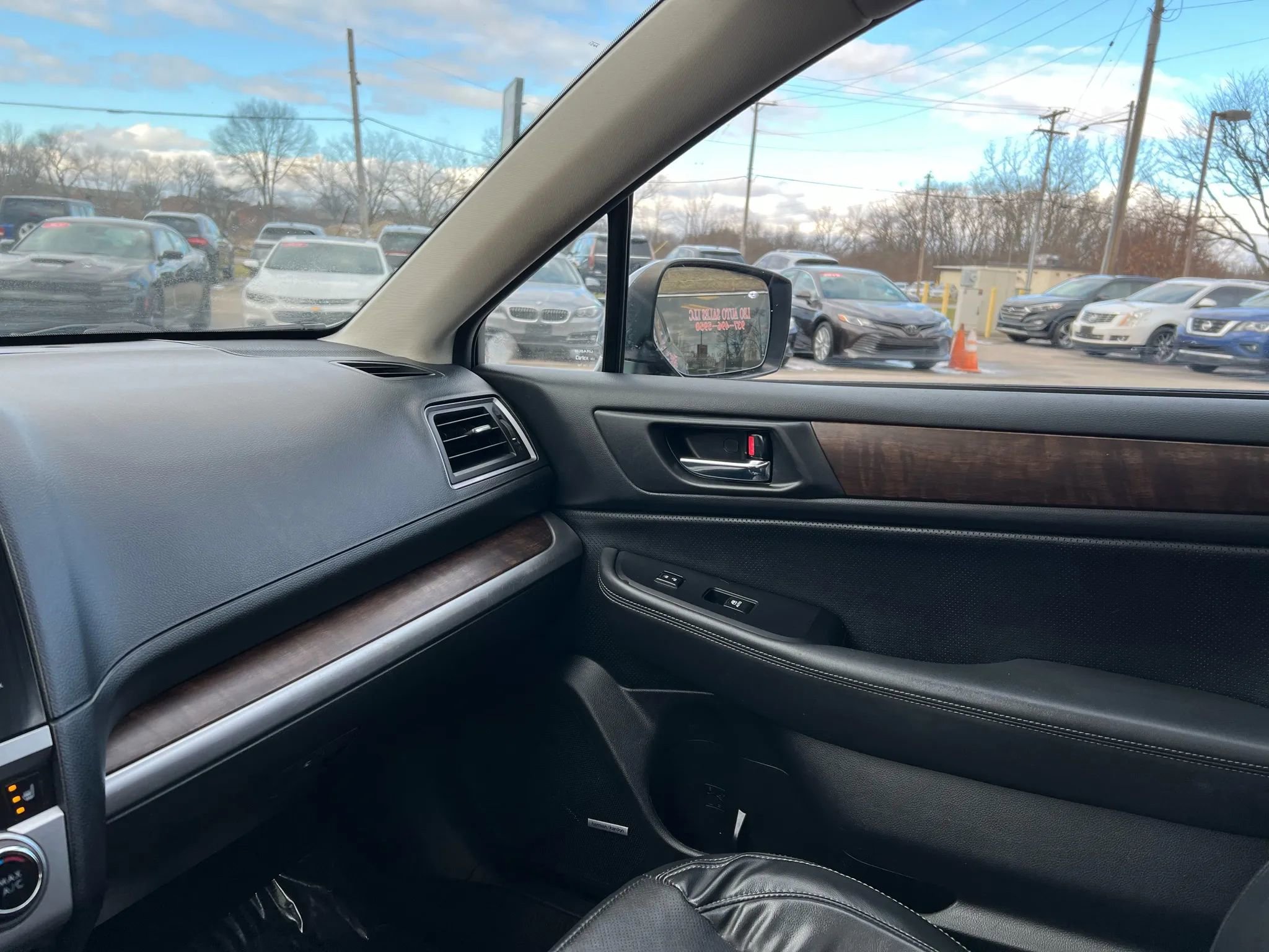 Used 2015 Subaru Outback 2.5i Limited image 15