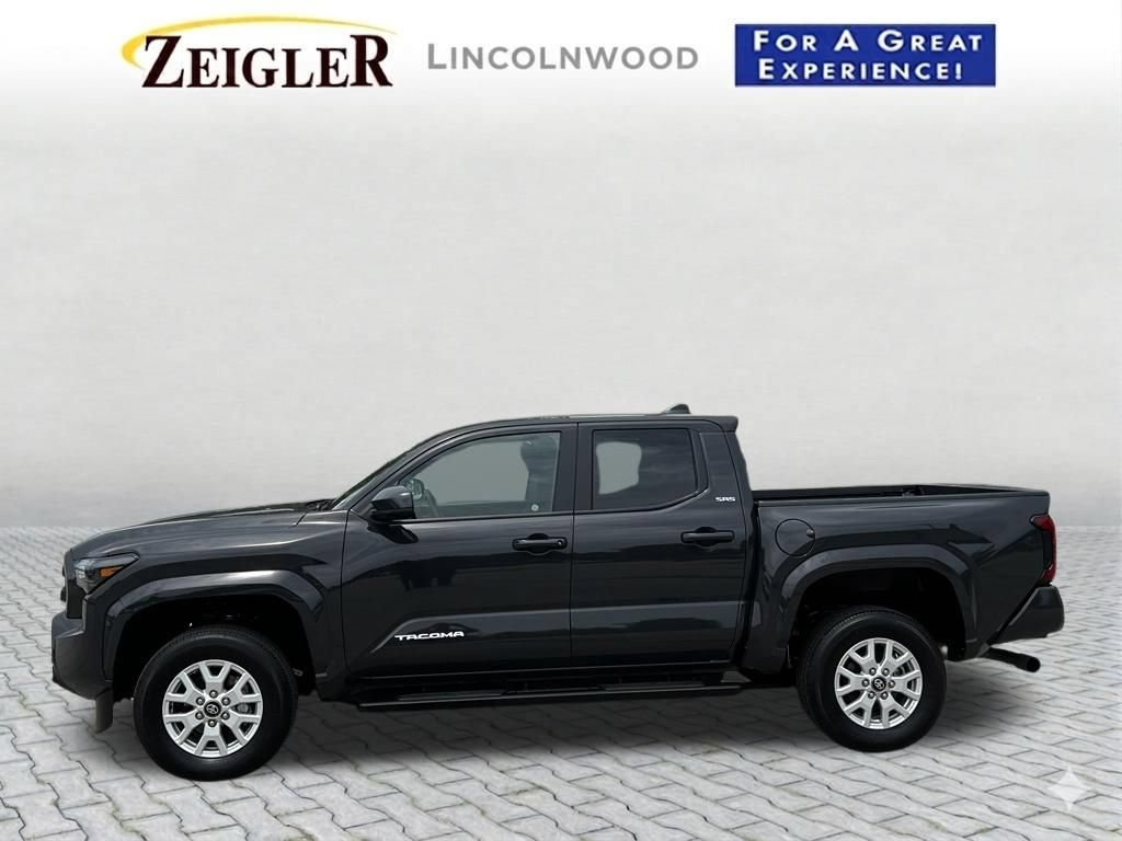 Used 2025 Toyota Tacoma SR5 AWD/4WD image 3