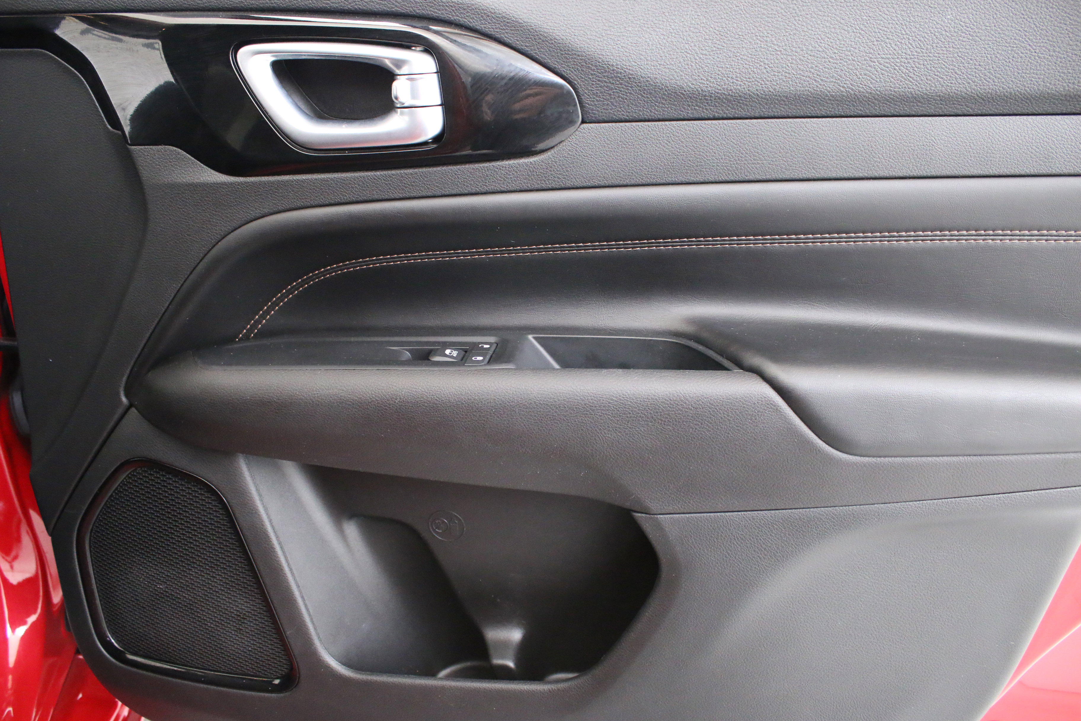 Used 2022 Jeep Compass Limited image 30