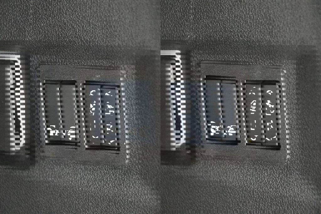 Used 2025 Chevrolet Tahoe Premier image 32