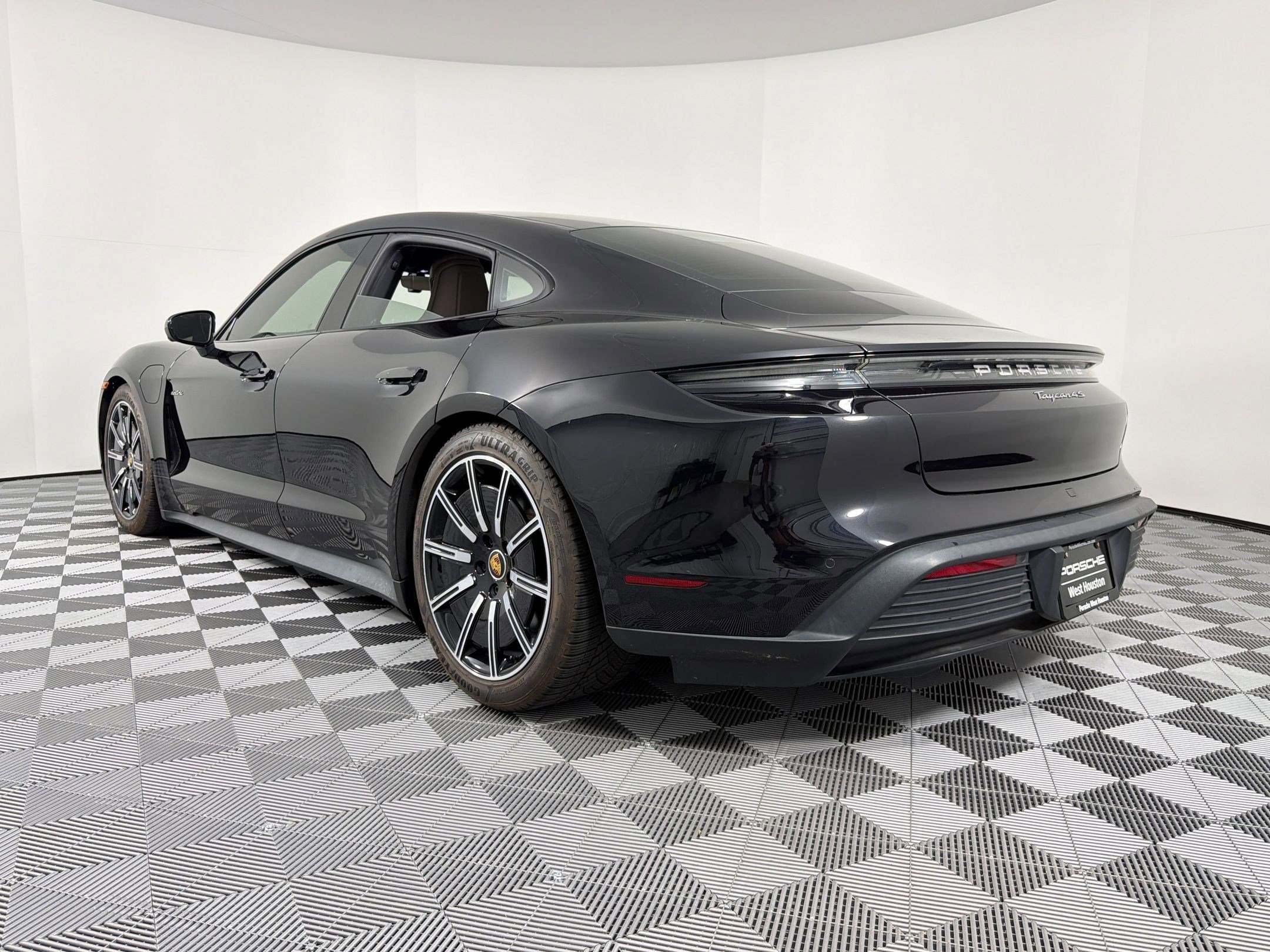 Certified 2021 Porsche Taycan 4S AWD/4WD image 3