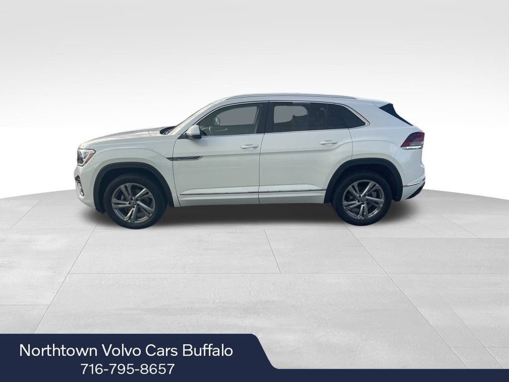 Used 2024 Volkswagen Atlas Cross Sport SEL R-Line image 2