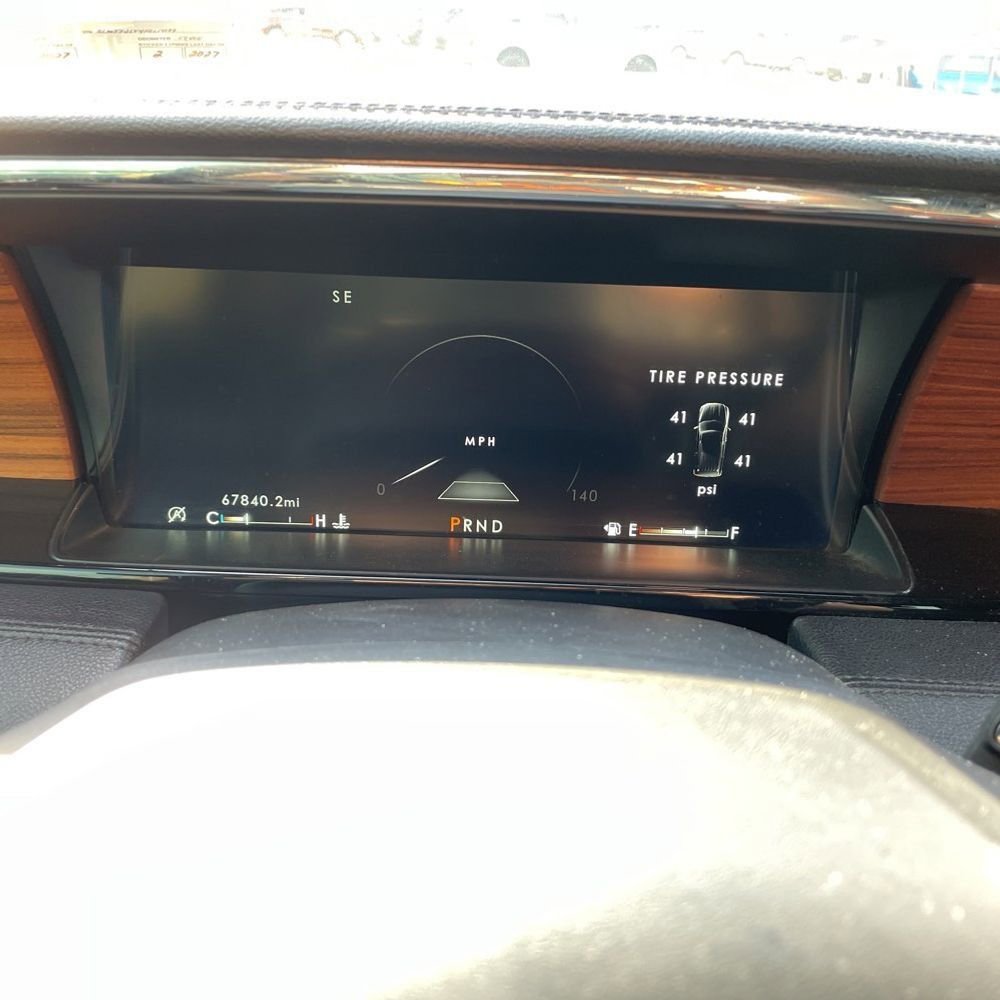 Used 2019 Lincoln Navigator Reserve w/ Cargo Package AWD/4WD image 7