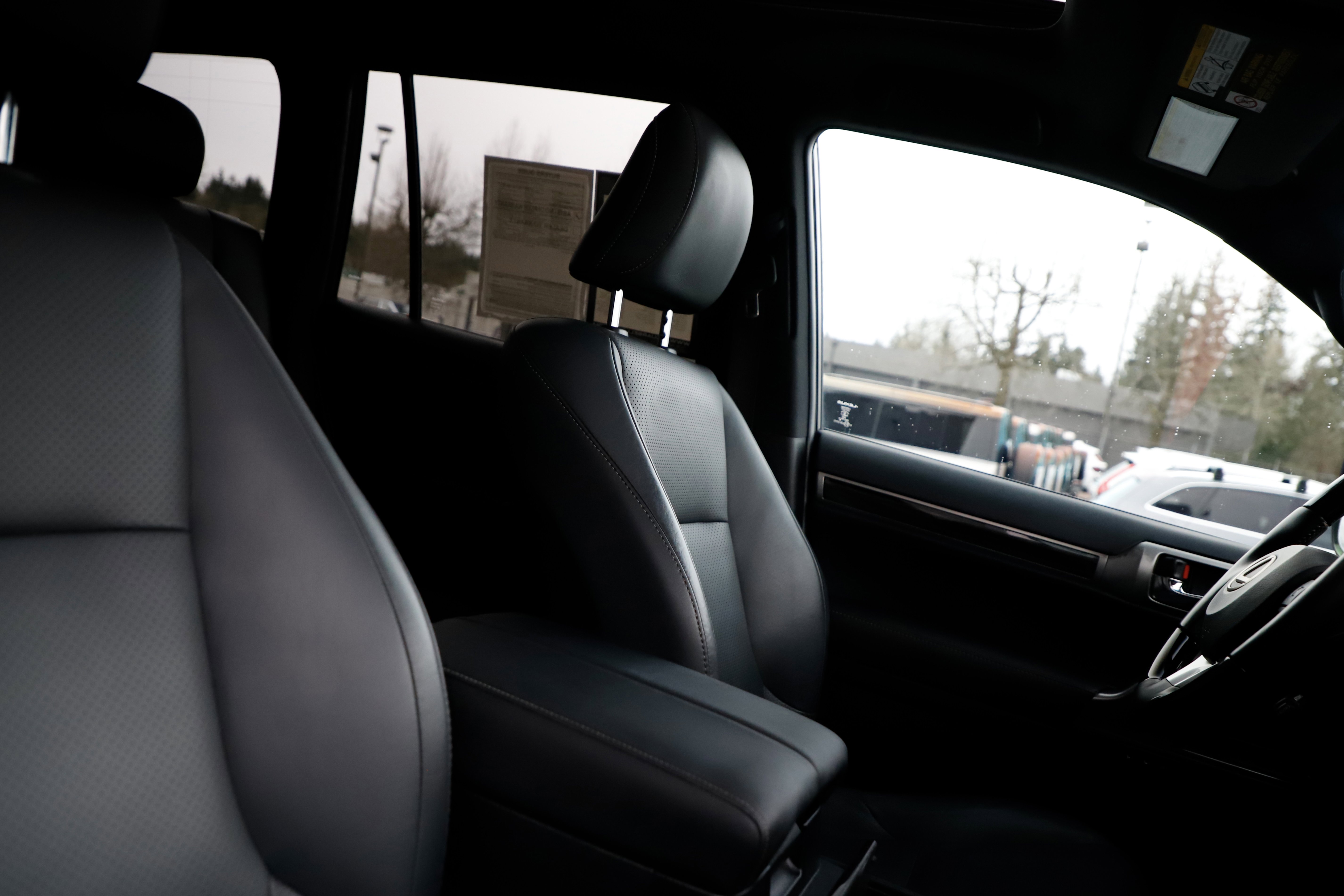 Used 2022 Lexus GX 460 Luxury w/ Sport Design Package image 11