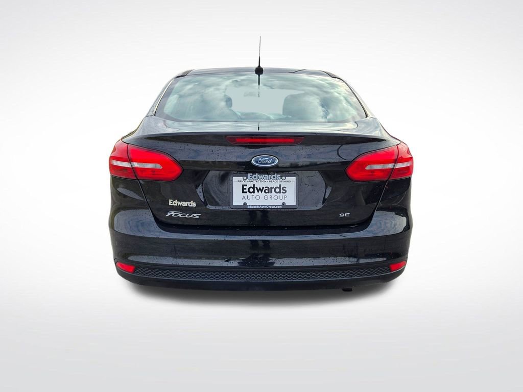 Used 2017 Ford Focus SE image 4