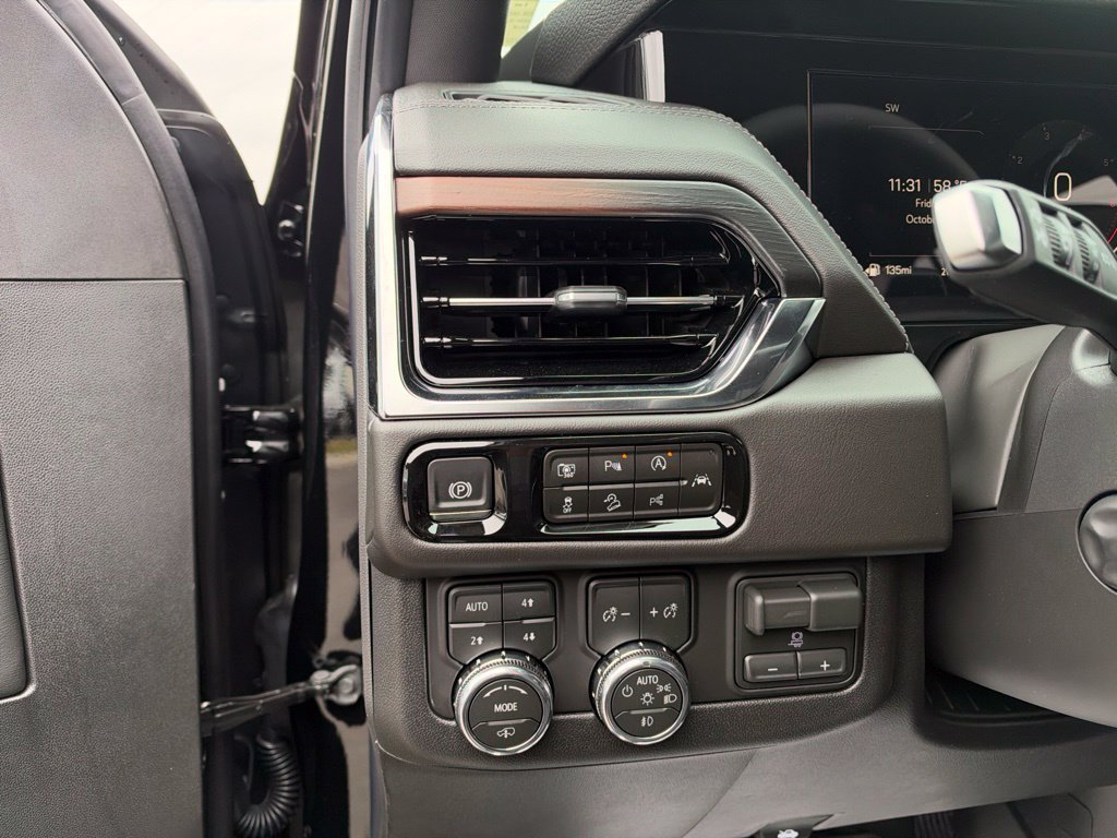 New 2026 GMC Yukon XL Denali w/ Denali Reserve Package AWD/4WD image 14