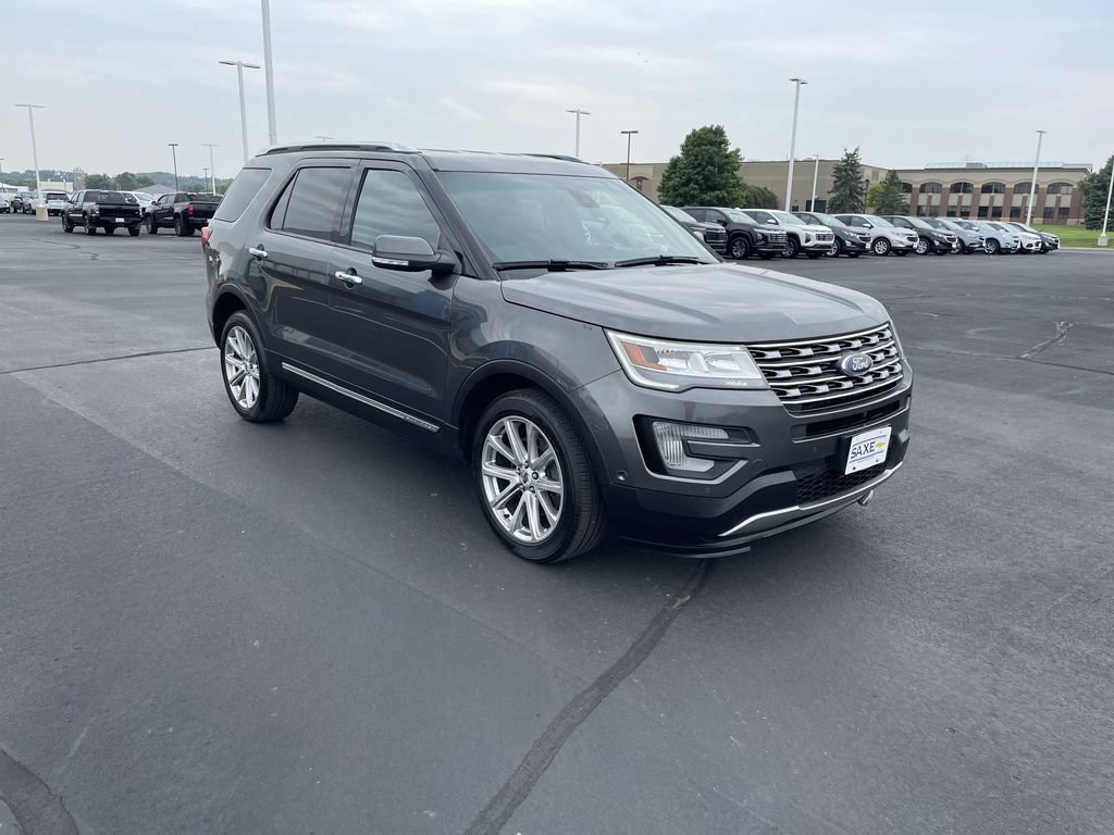 Used 2016 Ford Explorer Limited w/ Equipment Group 303A AWD/4WD image 8