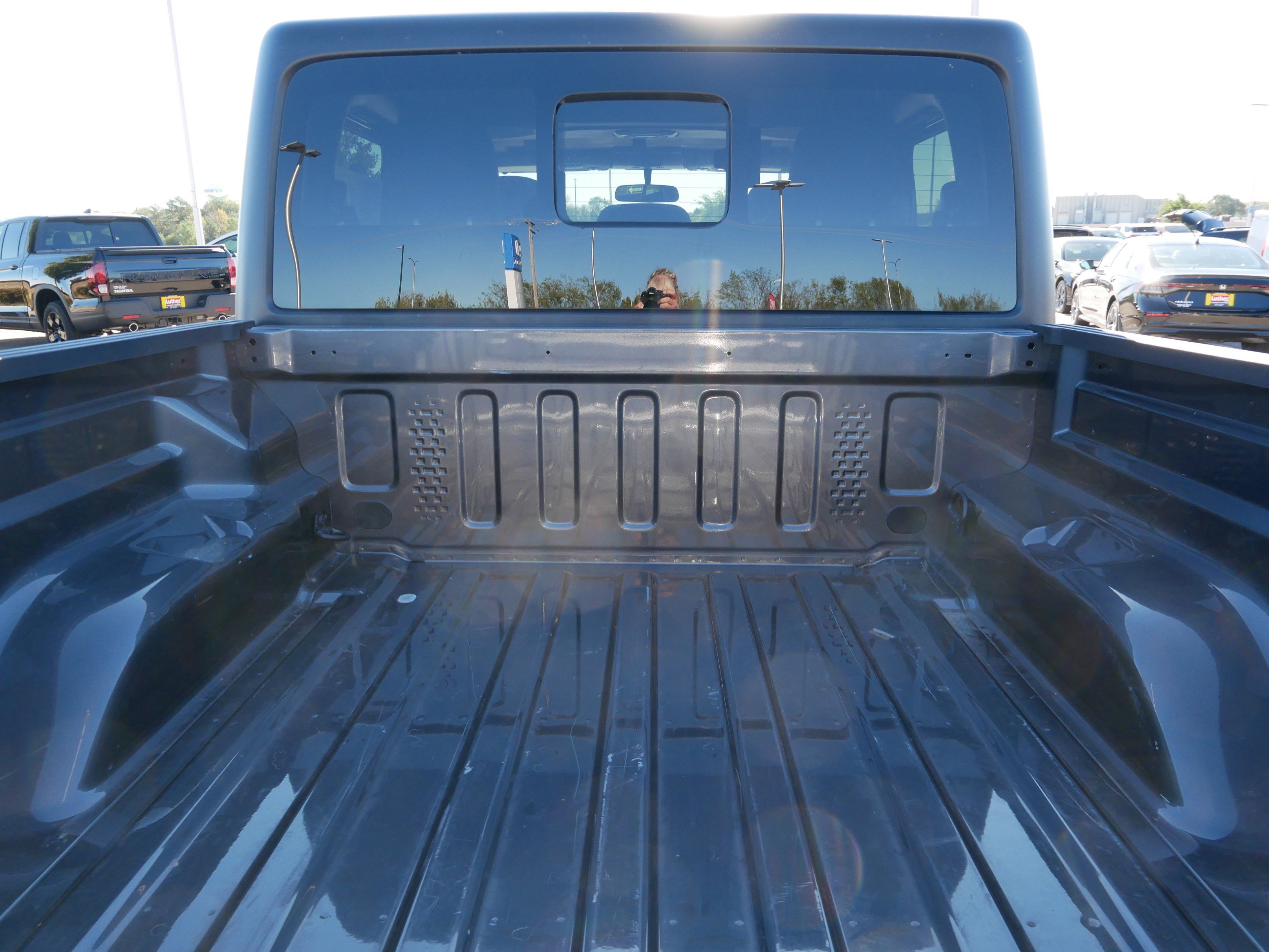 Used 2021 Jeep Gladiator Willys image 18