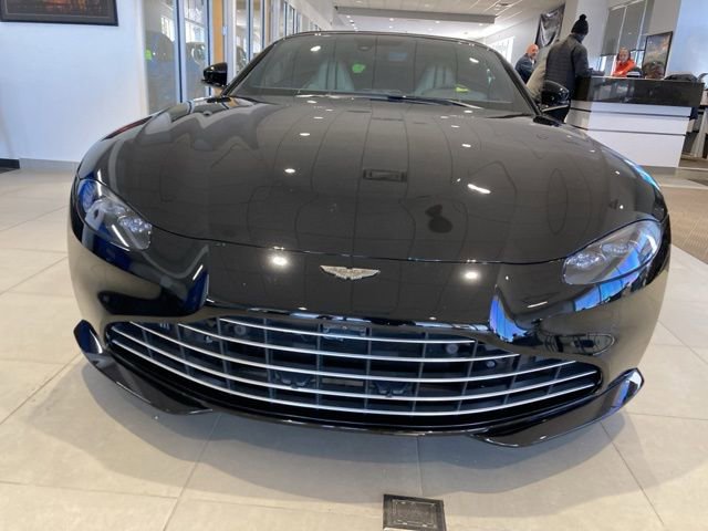 Used 2023 Aston Martin V8 Vantage Roadster image 9
