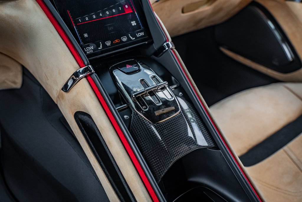 Used 2022 Ferrari Roma RWD image 33
