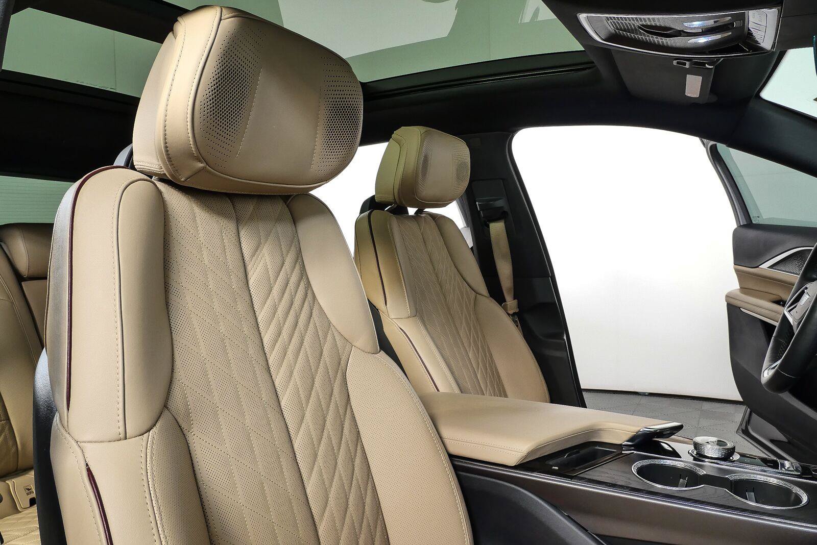 Used 2024 Cadillac Lyriq Luxury w/ Nappa Leather Package AWD/4WD image 20