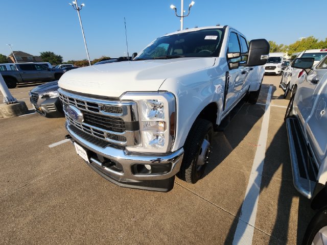 Used 2025 Ford F350 XLT w/ FX4 Off-Road Package AWD/4WD image 3