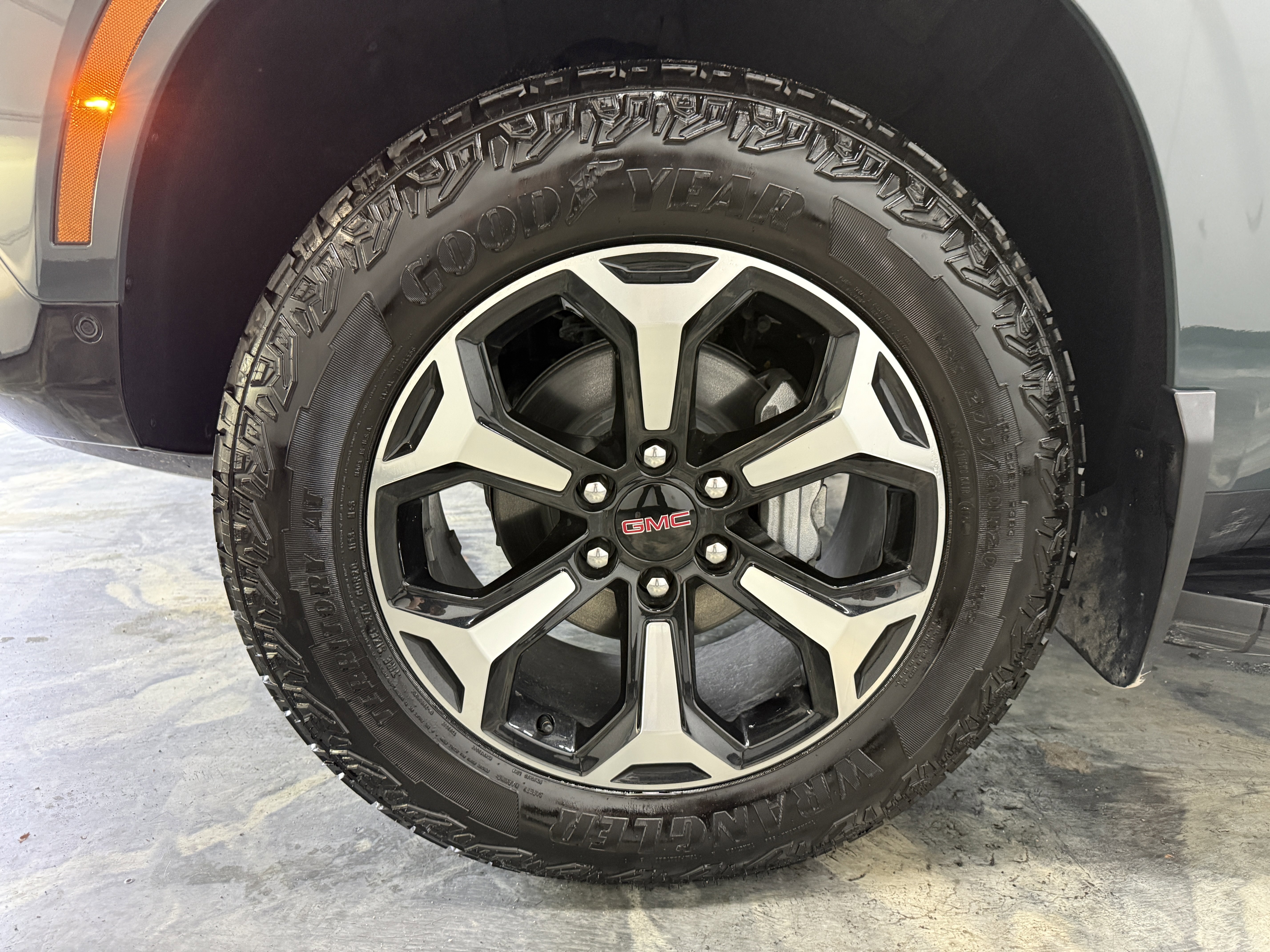 Used 2026 GMC Yukon AT4 image 36