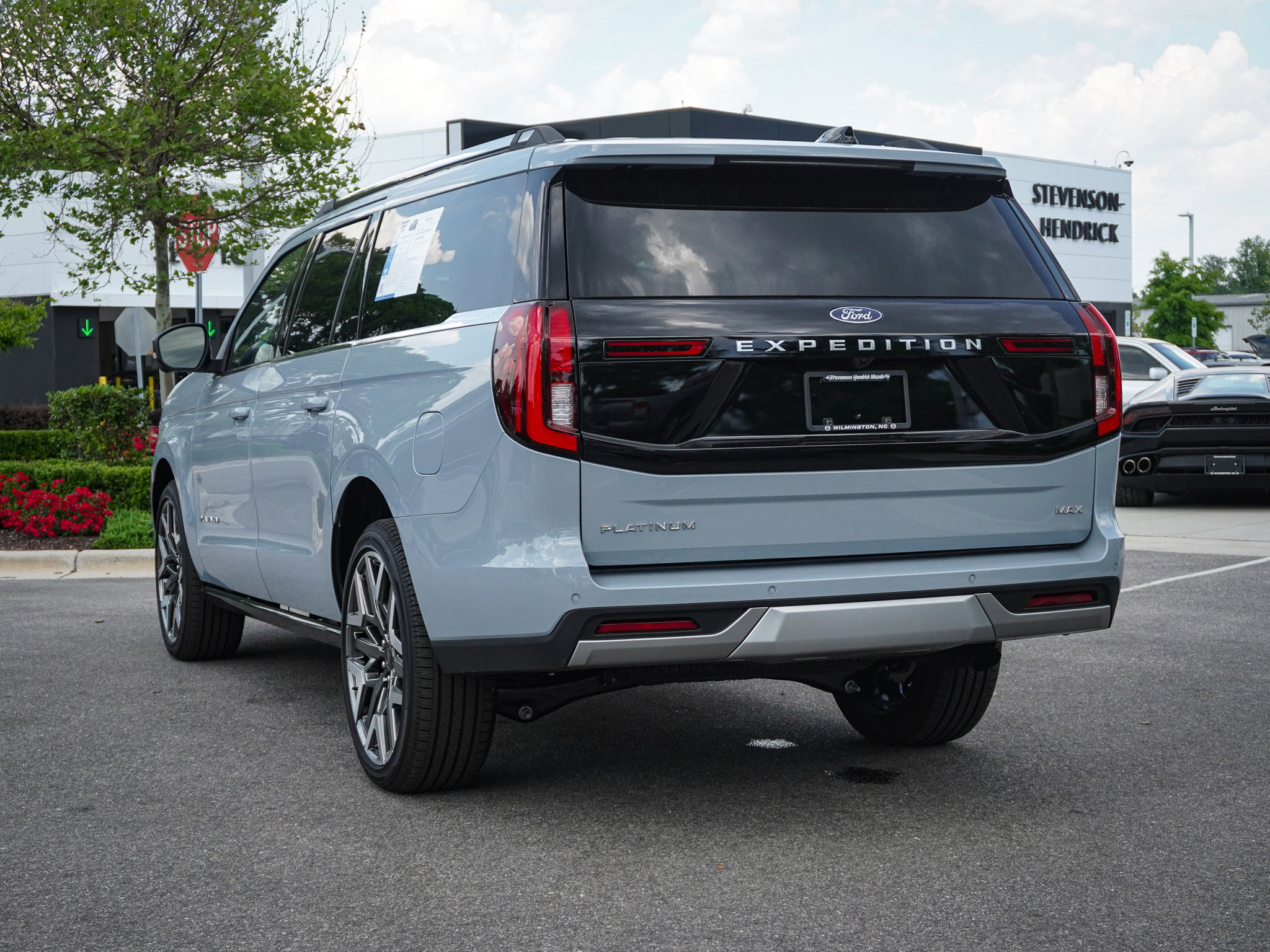 Used 2026 Ford Expedition Max Platinum w/ Platinum Ultimate Package AWD/4WD image 8