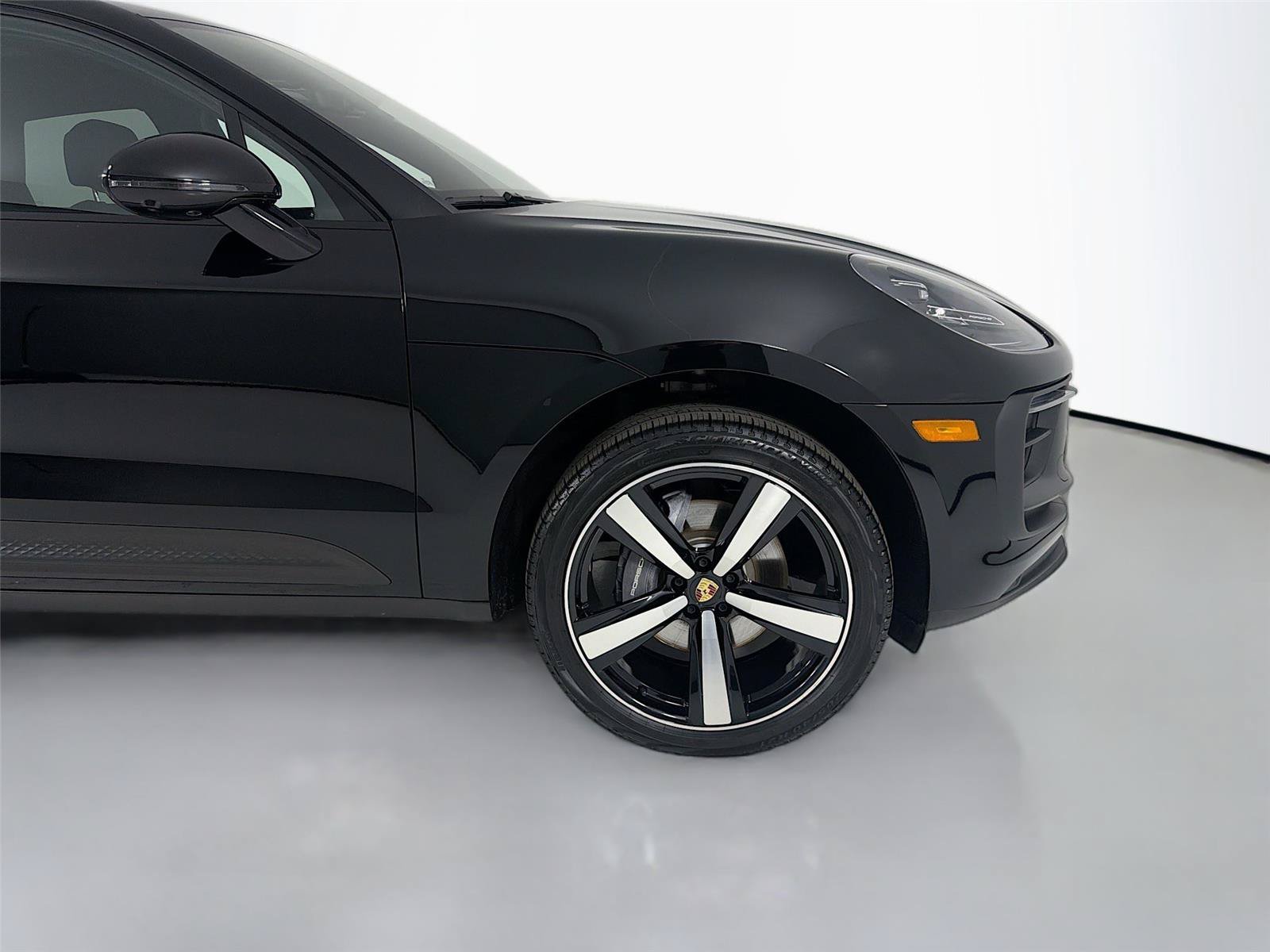 Certified 2023 Porsche Macan Turbo AWD/4WD image 28
