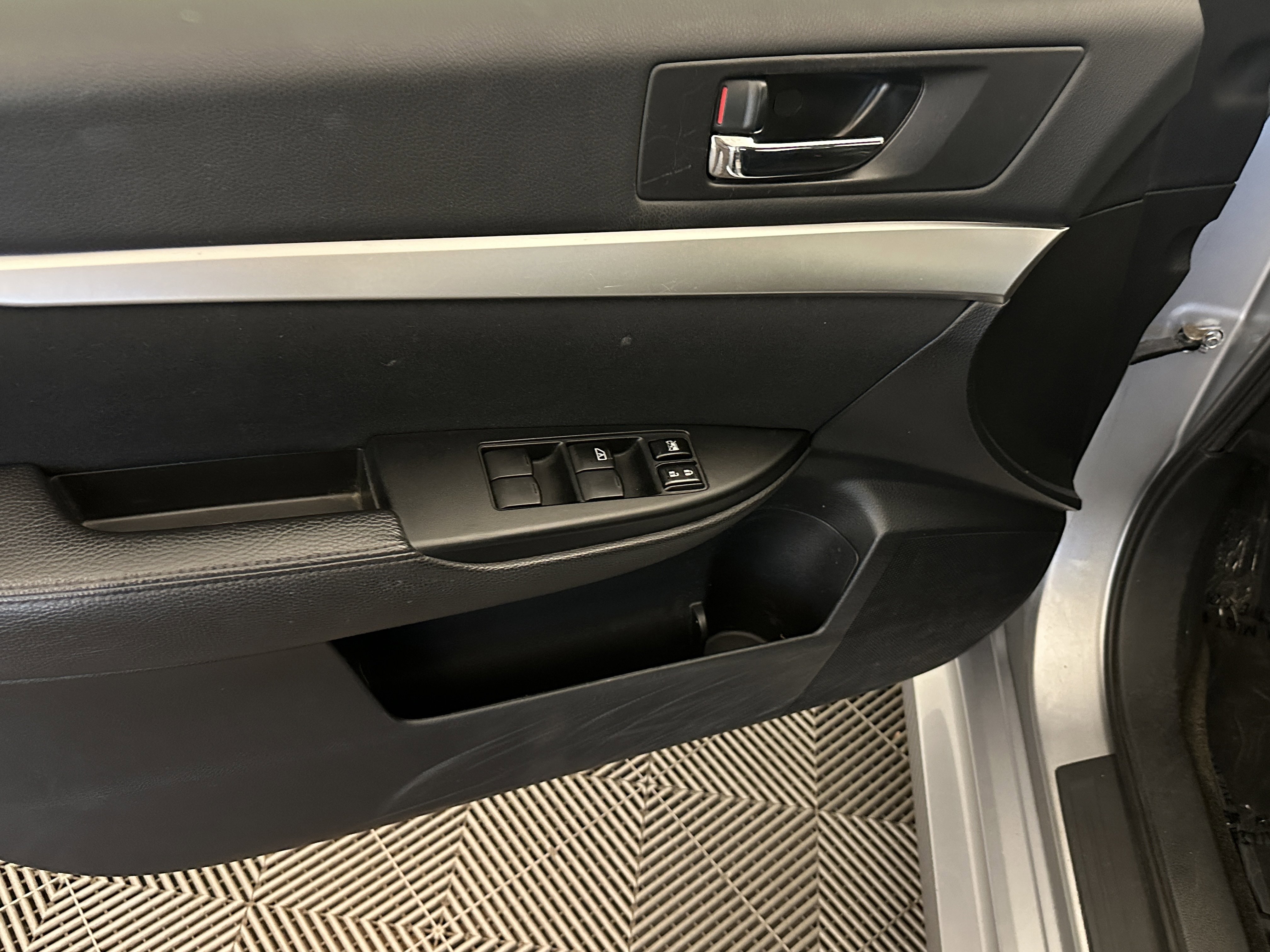 Used 2012 Subaru Legacy 2.5i w/ Alloy Wheel Pkg image 36