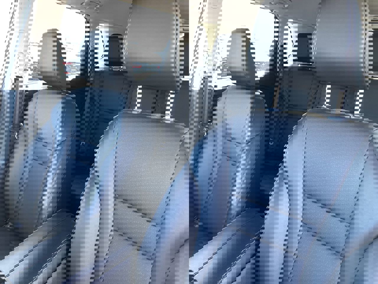 Used 2025 Nissan Rogue SV w/ SV Premium Package image 14