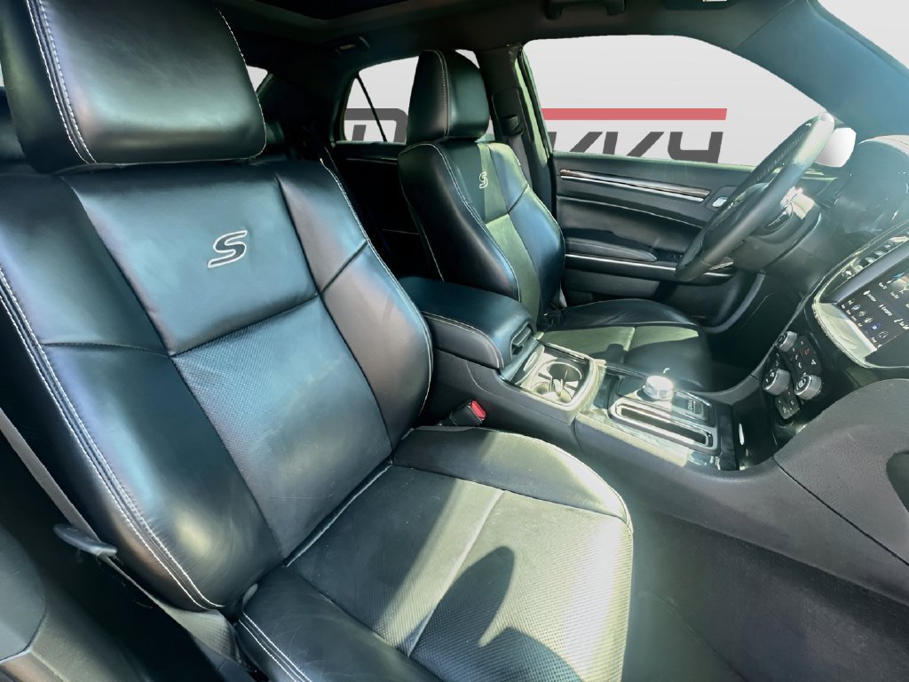 Used 2022 Chrysler 300 S w/ Comfort Group RWD image 29